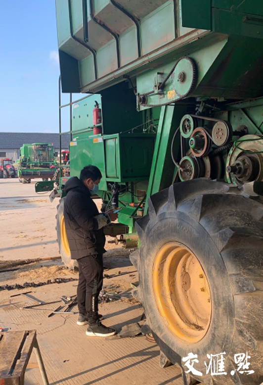 赵梦龙老师指导句容地区农机合作社维修现场 赵梦龙老师指导句容地区农机合作社维修现场