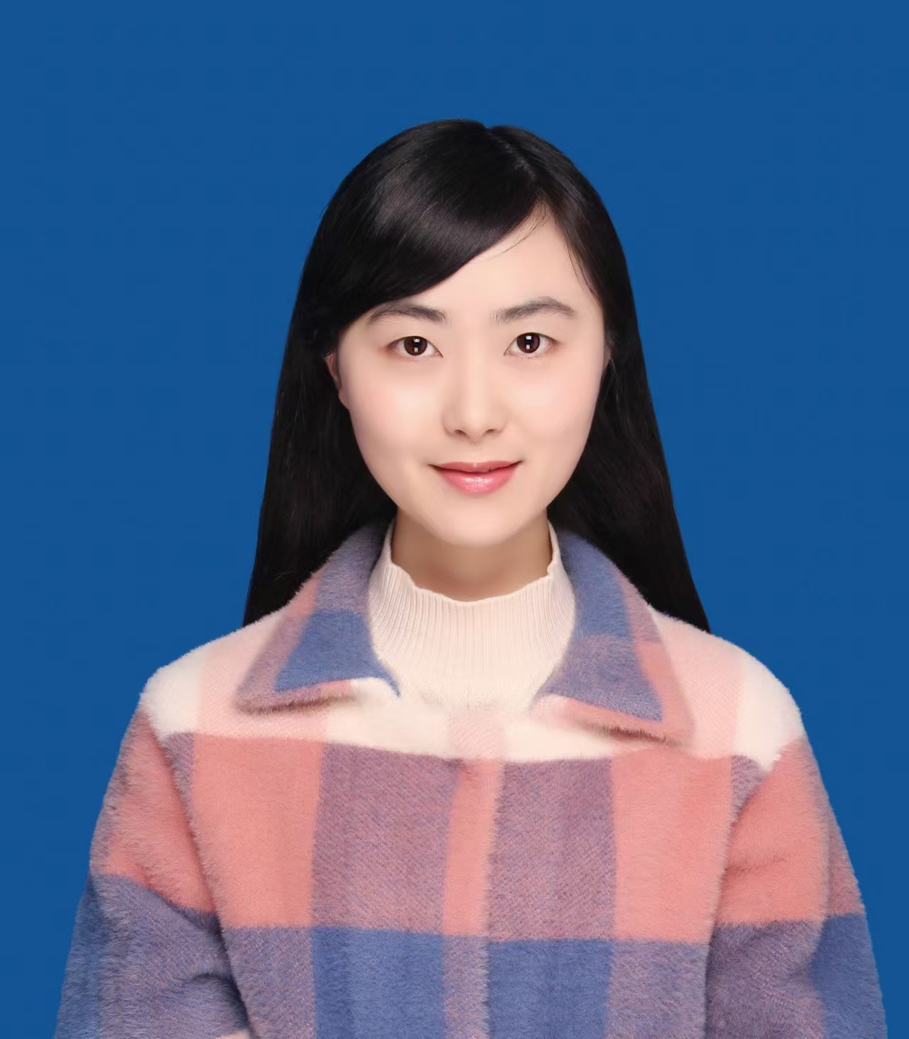 袁苑证件照.jpg