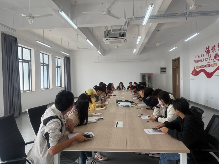 2025-2026-1期中教学检查学生座谈会照片（修改尺寸）.jpg