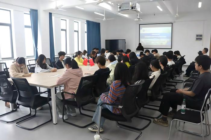 1776389077846401.jpg 座谈会1(1).jpg
