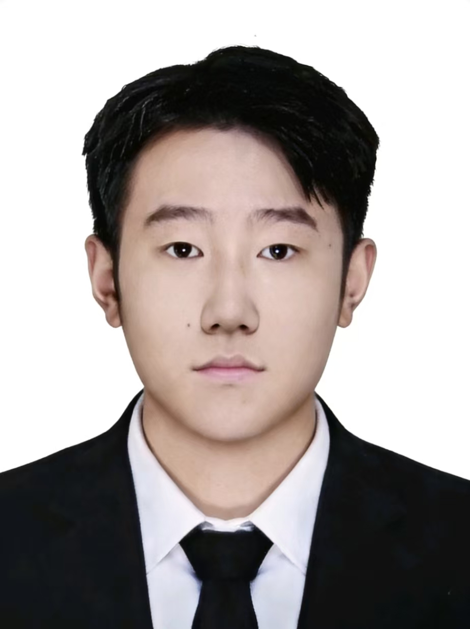 1779854410390912.jpg 杨浩宇.jpg